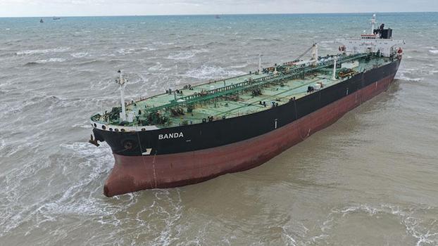 Sarıyer’de sürüklenen tanker havadan görüntülendi