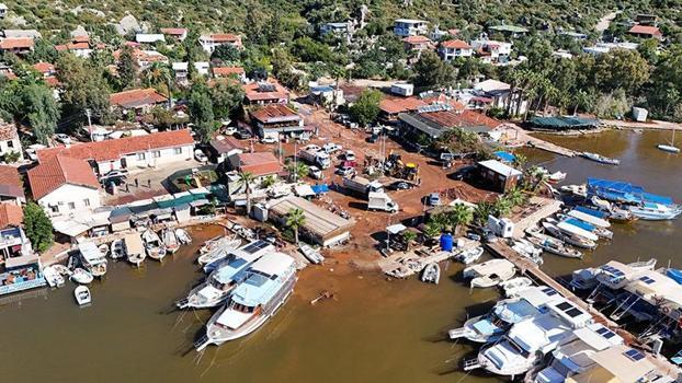 Demre'de selin neden olduğu olumsuzluklar giderilmeye çalışılıyor