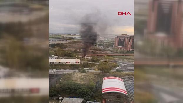 Ataköy'de İETT otobüslerinin park ettiği alanda yangın