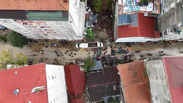 Ayazağa’da sokaklar ve stadyum çamurla doldu; temizlik çalışmaları havadan görüntülendi