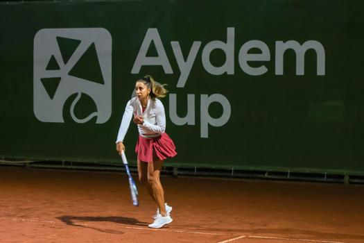 Milli tenisçi Çağla Büyükakçay’dan Aydem Cup’ta gösteri maçı