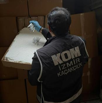 İzmir'de 2 milyon 160 bin kaçak makaron ele geçirildi
