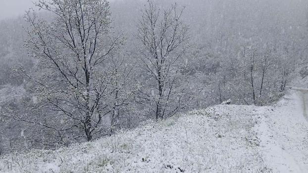 Manisa’nın yüksek kesimlerine kar yağdı