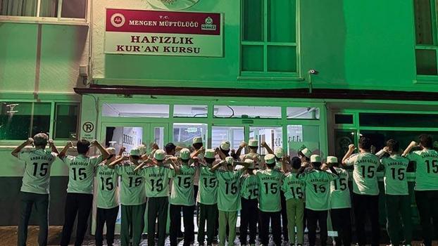 Arda Güler’den hafızlık öğrencilerine imzalı forma