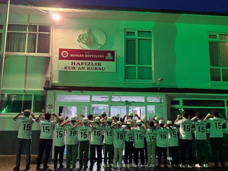 Arda Güler’den hafızlık öğrencilerine imzalı forma