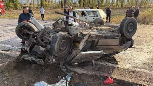 Çorum'da iki otomobil çarpıştı: 7 yaralı