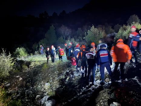 Eğitim için Isparta’ya gelen İHH gönüllü ekibi kanyonda kayboldu: 1 ölü, 13 kayıp