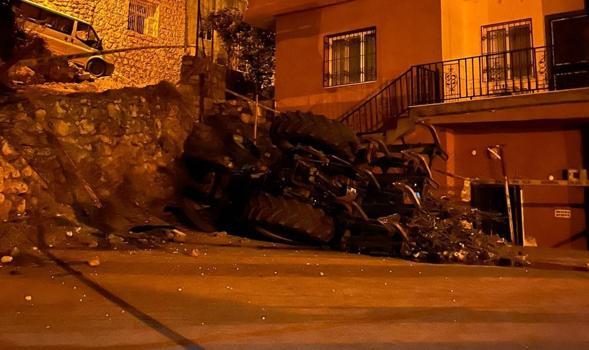 Devrilen traktörün sürücüsü öldü, eşi ve çocuğu yaralandı