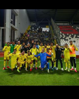 Aliağa FK zirve yarışını bırakmıyor