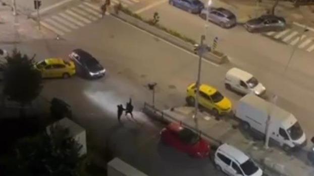 Esenler'de bıçaklı kavgada yaralanan 2 kişi hastaneye kaldırıldı