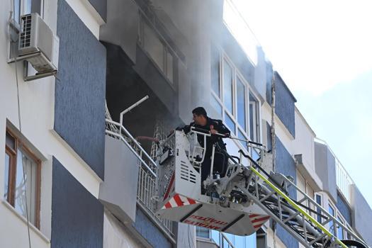 Apartman dairesindeki yangın büyümeden söndürüldü