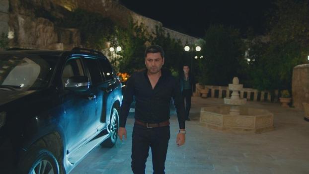 Cihan, Alya'nın eşyalarını gönderiyor
