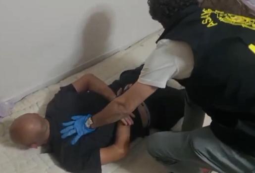 Mersin’de 79 ve 28 yıl kesinleşmiş hapis cezalarıyla aranan 2 firari yakalandı
