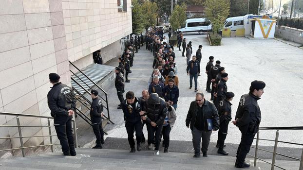 Yasa dışı bahis operasyonunda, hesaplarında 7,1 milyar lira para hareketi tespit edilen 101 şüpheli adliyede