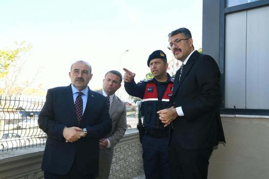 Bakan Yardımcısı Ali Çelik, Ayvalık'ta temaslarda bulundu