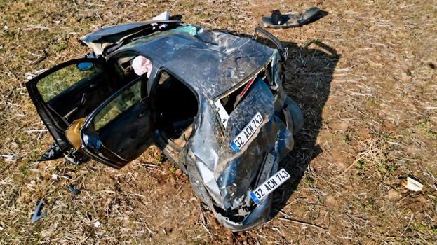 Takla atan otomobilde sürücü yaralandı