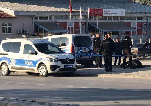 Kaldırımda ölü bulundu