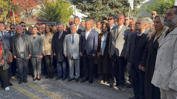 Özgür Özel: Partinin adını millet koydu, kimseye değiştirtmez