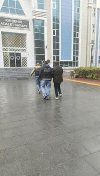 Midelerinden uyuşturucu çıkan 2 şüpheli tutuklandı