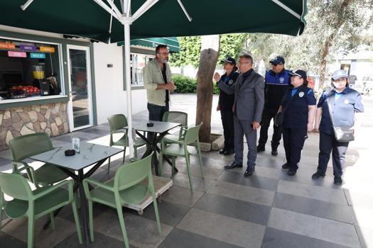 Akdeniz zabıtasından kaldırım işgali denetimi