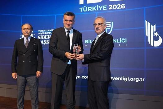 ODTÜ Rektörü Prof. Dr. Yozgatlıgil’e ‘Siber Güvenlik Üstün Hizmet Ödülü’