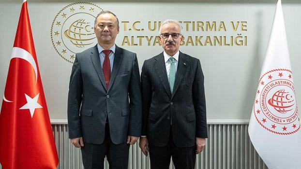 Bakan Uraloğlu, Kırgızistan’ın Ankara Büyükelçisi Kazakbaev ile bir araya geldi