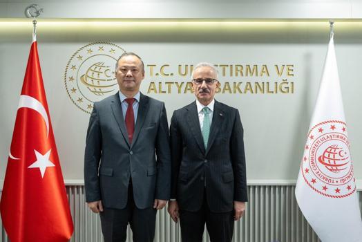 Bakan Uraloğlu, Kırgızistan’ın Ankara Büyükelçisi Kazakbaev ile bir araya geldi