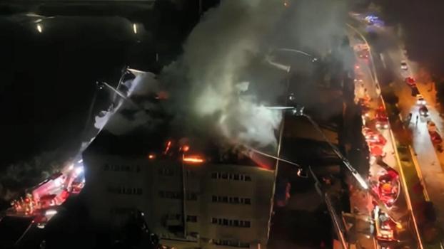 Tuzla’da ayakkabı fabrikasında yangın; ekipler alevlere müdahale ediyor