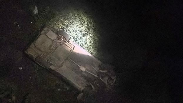 Köprüden dere yatağına düşen otomobilin sürücüsü yaralandı
