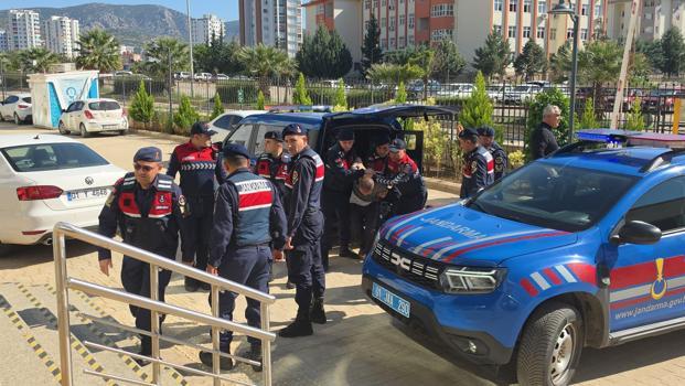 Arkadaşlık teklifini reddettiği kişi tarafından öldürülen Sevda, toprağa verildi (2)