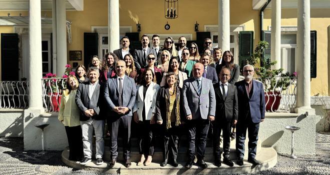 Adm ve Gdz Elektrik, muhtar temsilcileri ile İzmir’de buluştu