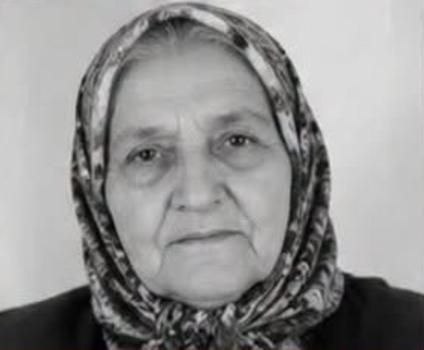 Yıkılan binada yaşamını yitiren kadın toprağa verildi