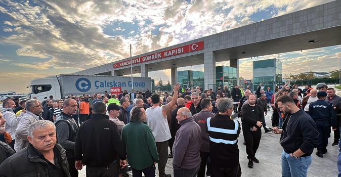 Hamzabeyli Sınır Kapısı'nda, TIR sürücülerinden 3 saatlik eylem