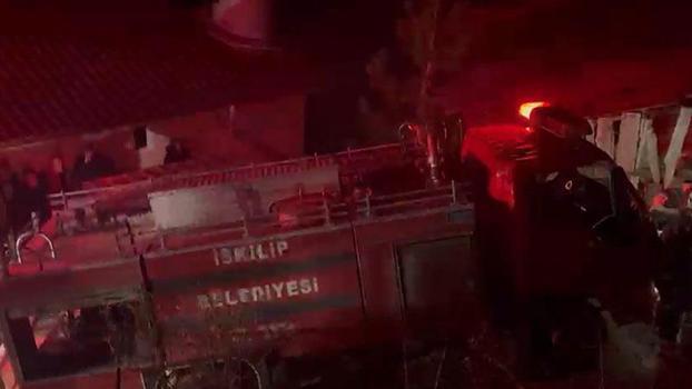 Çorum'da imam lojmanı ve boş bir ev yandı