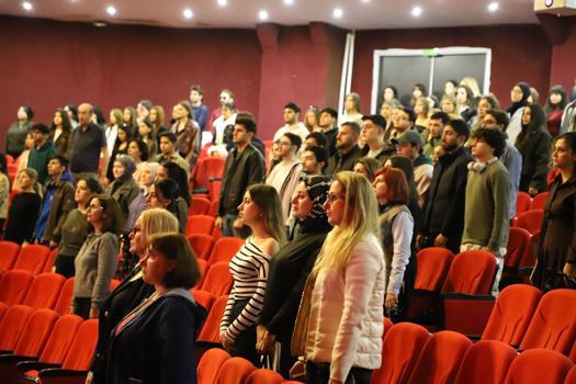 Arel Üniversitesi’nde ‘Dijital Tufan’ masaya yatırıldı: ‘Yapay zeka yamaklıktan yöneticiliğe geçebilir’