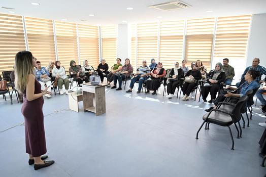 Mersin’de aileler dijital dünyanın risklerine karşı bilinçlendirildi