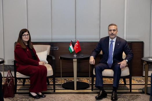 Bakan Fidan, Filistin Dışişleri Bakanı Şahin ile bir araya geldi