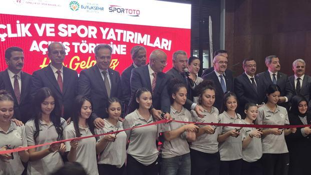 Bakan Aşkın Bak: Terörsüz Türkiye sürecinde sporun birleştirici gücünü kullanmak görevimiz (3)