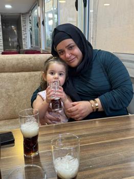 Hatay'da anne ile 4 yaşındaki kızına otomobil çarptı: Anne öldü kızı ağır yaralandı