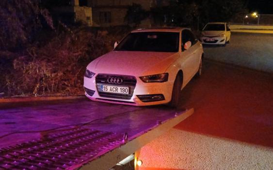 'Dur' ihtarına uymayan sürücü, otomobili bırakıp kaçtı
