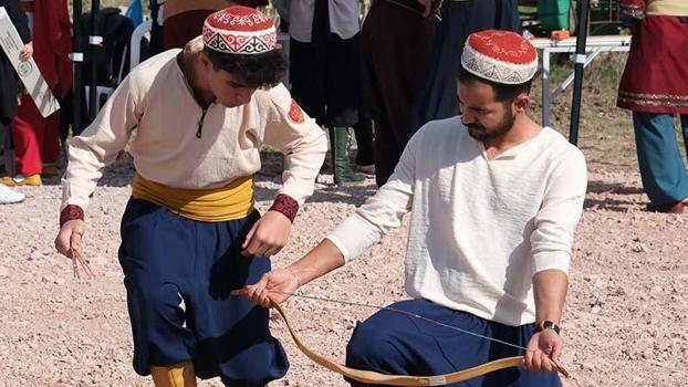 Geleneksel Türk Okçuluk Türkiye Şampiyonası 2’nci gününde sürüyor