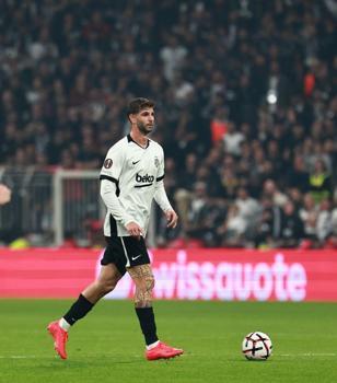 Beşiktaş’ta Ümit Akdağ’ın sağ eline kırık tespit edildi