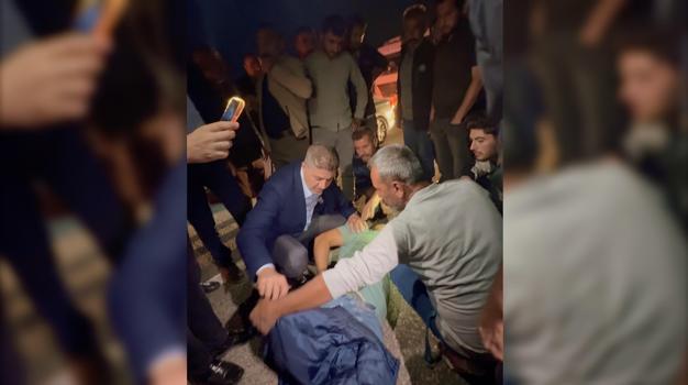 Otomobilin çarptığı kişi yaralandı; ilk yardımı vali ve milletvekili yaptı