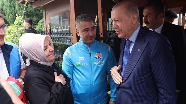 Cumhurbaşkanı Erdoğan, İstanbul Kastamonuspor kulübünü ziyaret etti