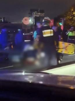 Bakırköy'de otomobile çarpan motosikletin sürücüsü öldü