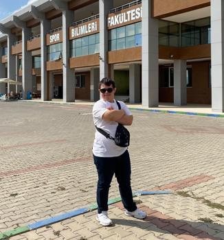 Masa tenisi dünya 3'üncüsü Işık, antrenörlük bölümünün ilk ve tek Down sendromlu öğrencisi