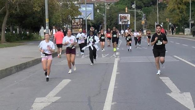 Kadıköy’deki Cumhuriyet Koşusu'nda hem koştular hem keyifli vakit geçirdiler