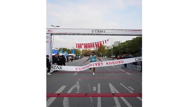 ORZAX 10K Cumhuriyet Koşusu Kadıköy’de binlerce kişiyi buluşturdu