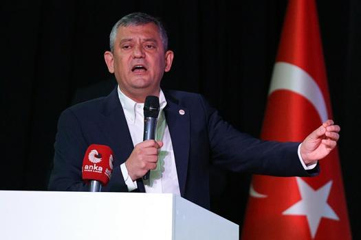 Özgür Özel: Yeni Parti karanlığa inat yakılmış bir mumdur