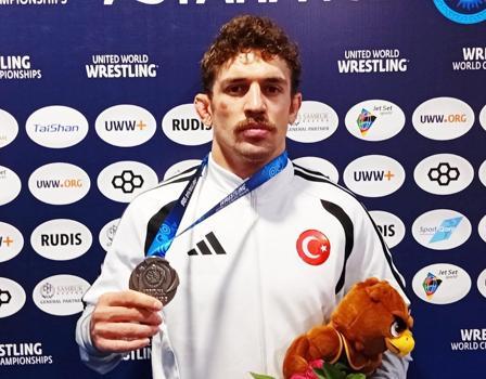 Dünya 2'ncisi milli güreşçi Yüksel Sarıçiçek: Acemilik yaptım